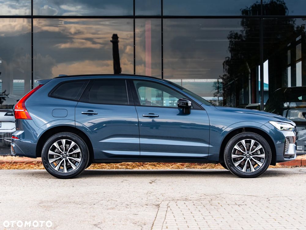Volvo XC 60 B4 D Plus Dark - 16