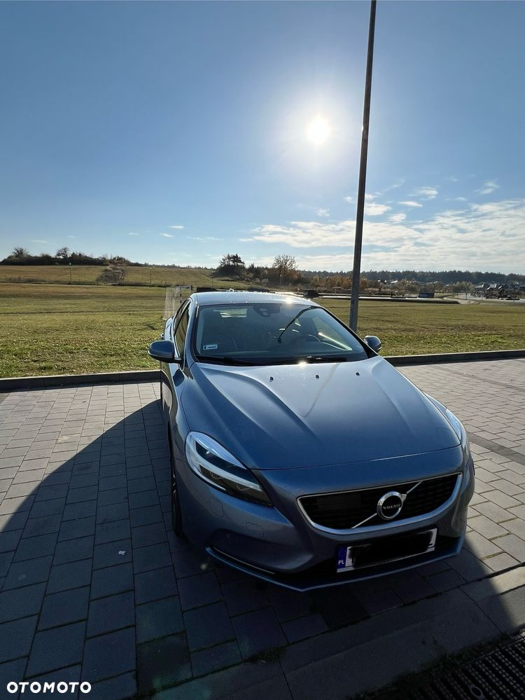 Volvo V40 - 25
