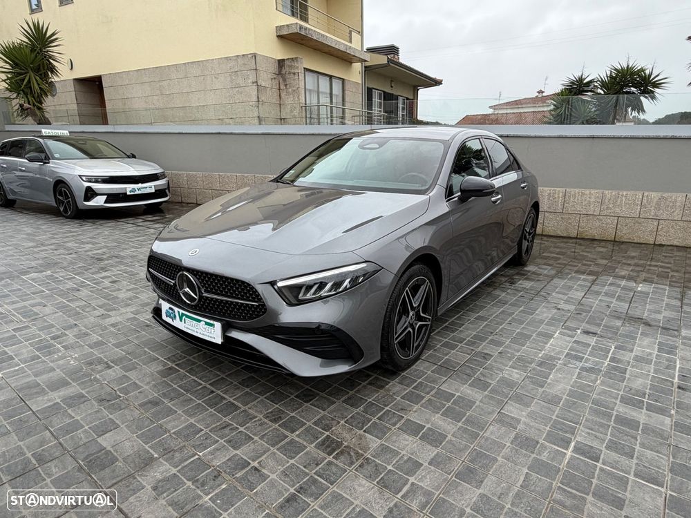 Mercedes-Benz A 250 Limousine e AMG Line - 2