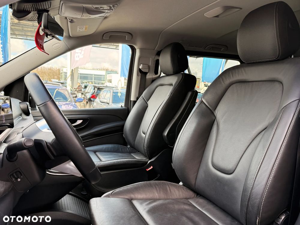 Mercedes-Benz Klasa V 300 d extralang 4Matic 9G-TRONIC Avantgarde - 29