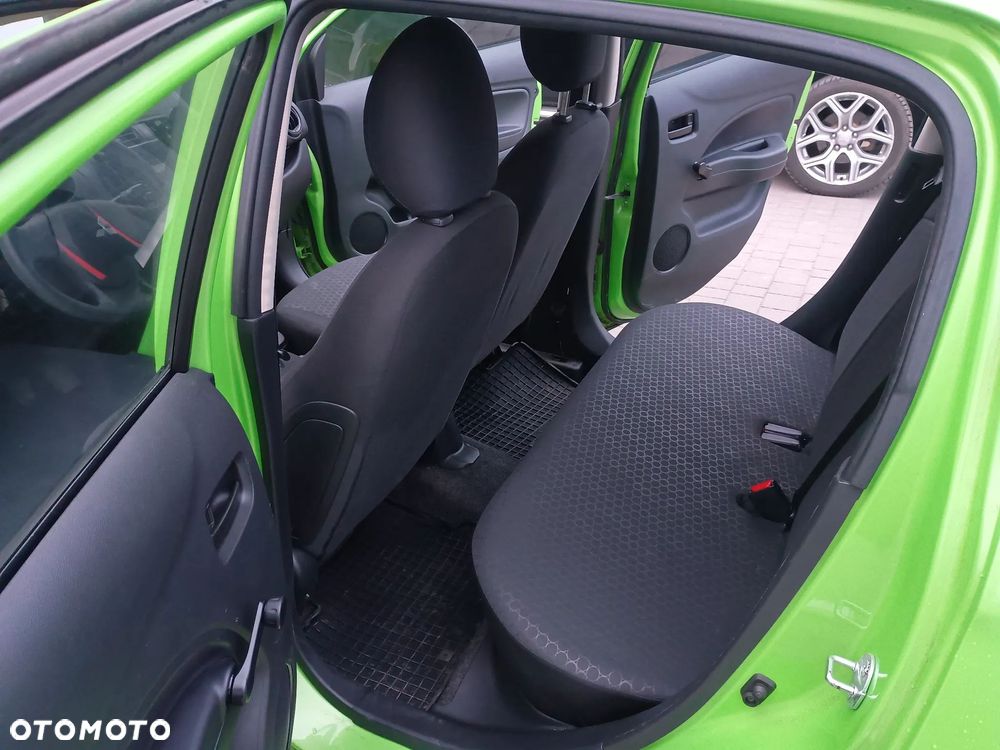 Mitsubishi Space Star - 12