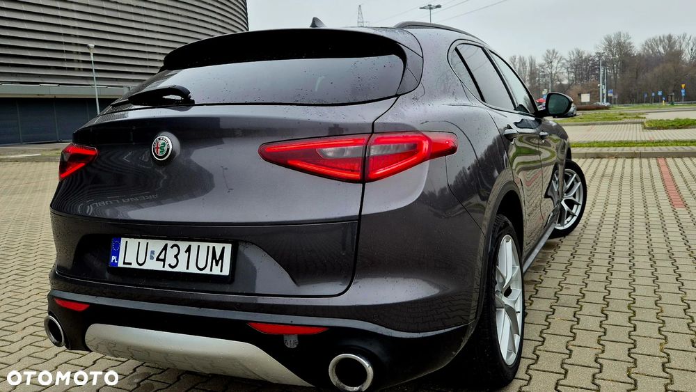 Alfa Romeo Stelvio 2.0 Turbo 16V AT8-Q4 Ti - 32