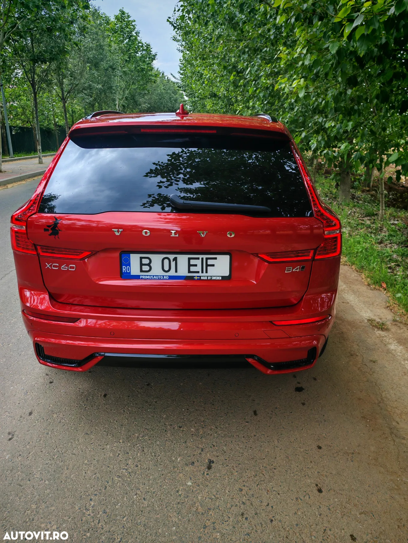 Volvo XC 60 B4 MHEV AT AWD Plus Dark - 3