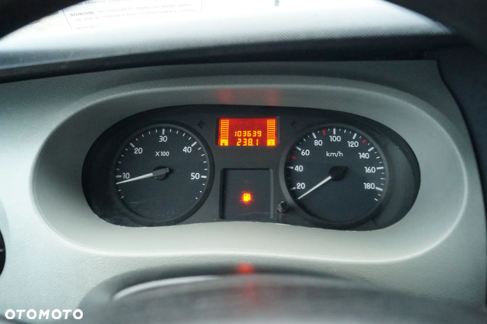 Renault Mascott - 12