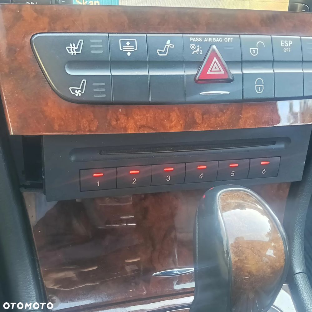 Mercedes-Benz Klasa E 320 4-Matic Avantgarde - 30