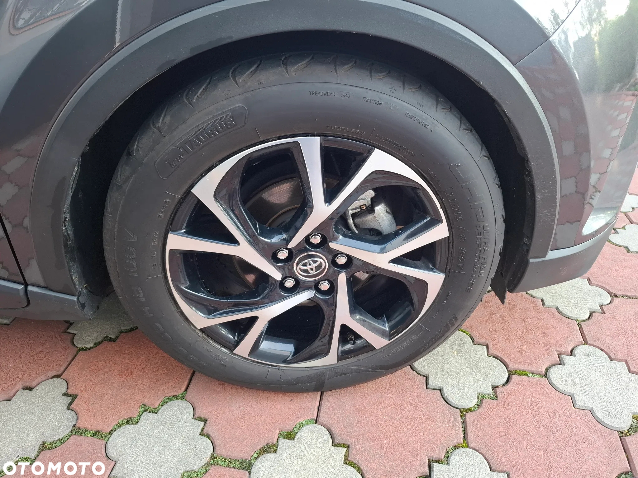 Toyota C-HR 1.8 Hybrid Neon Lime powered by JBL - 22