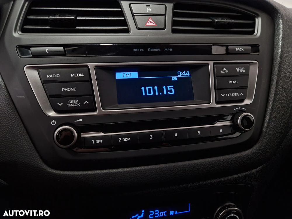 Hyundai i20 - 17