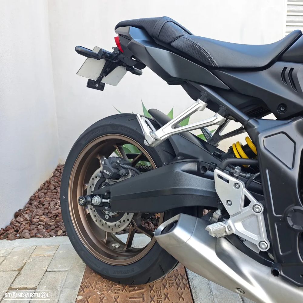 Honda CB 650R - 15
