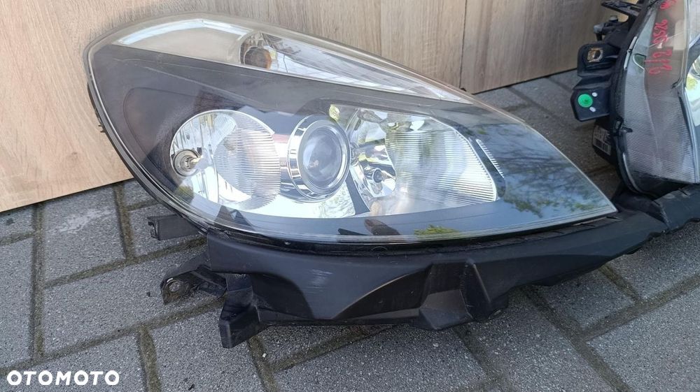 REFLEKTOR 2 LAMPY PRZÓD LEWA PRAWA EUROPA RENAULT CLIO III 3 8200261612 - 5