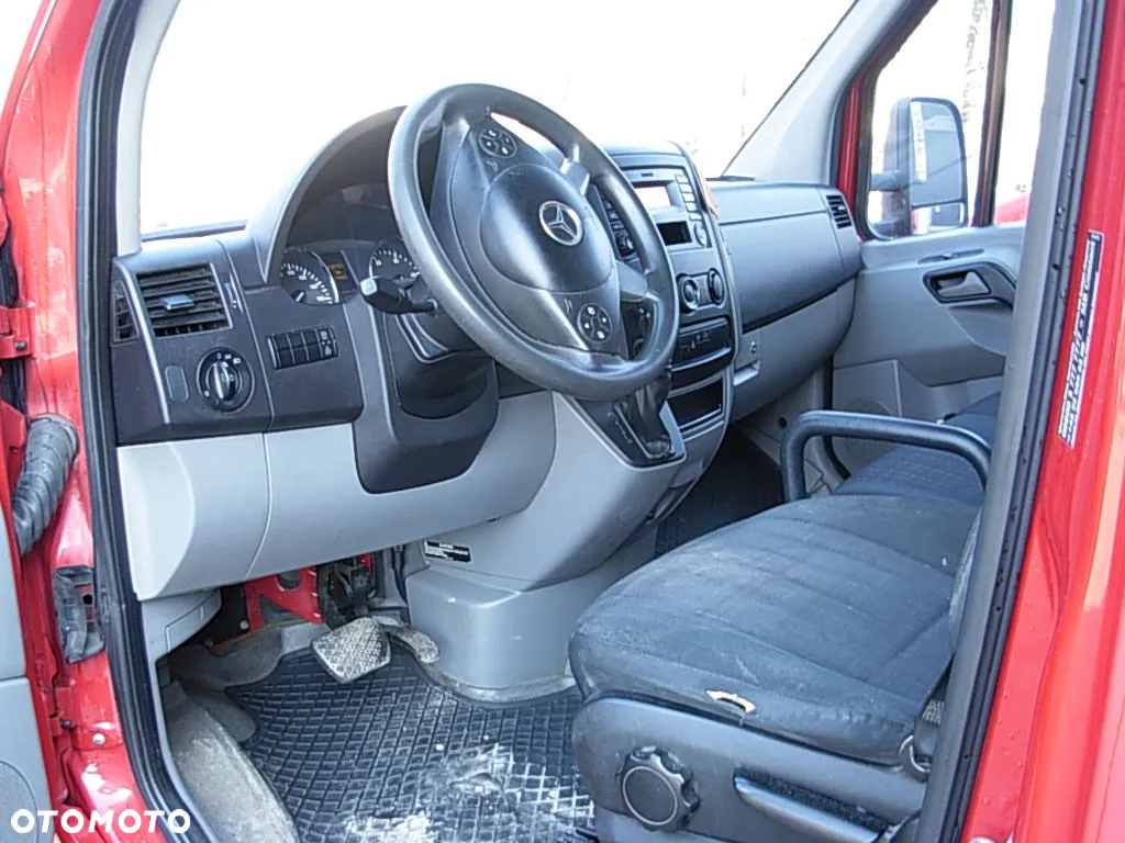 Mercedes-Benz SPRINTER - 11