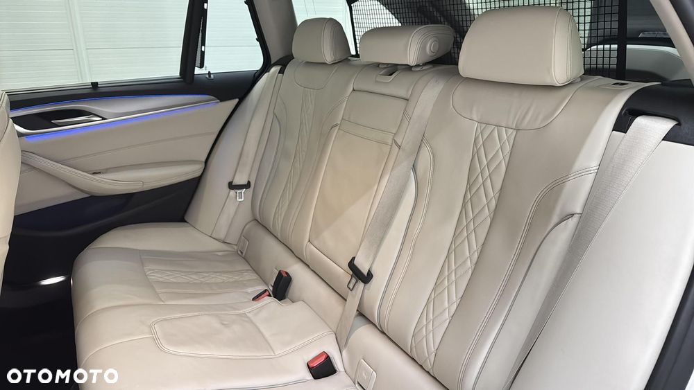BMW Seria 5 520d xDrive - 18