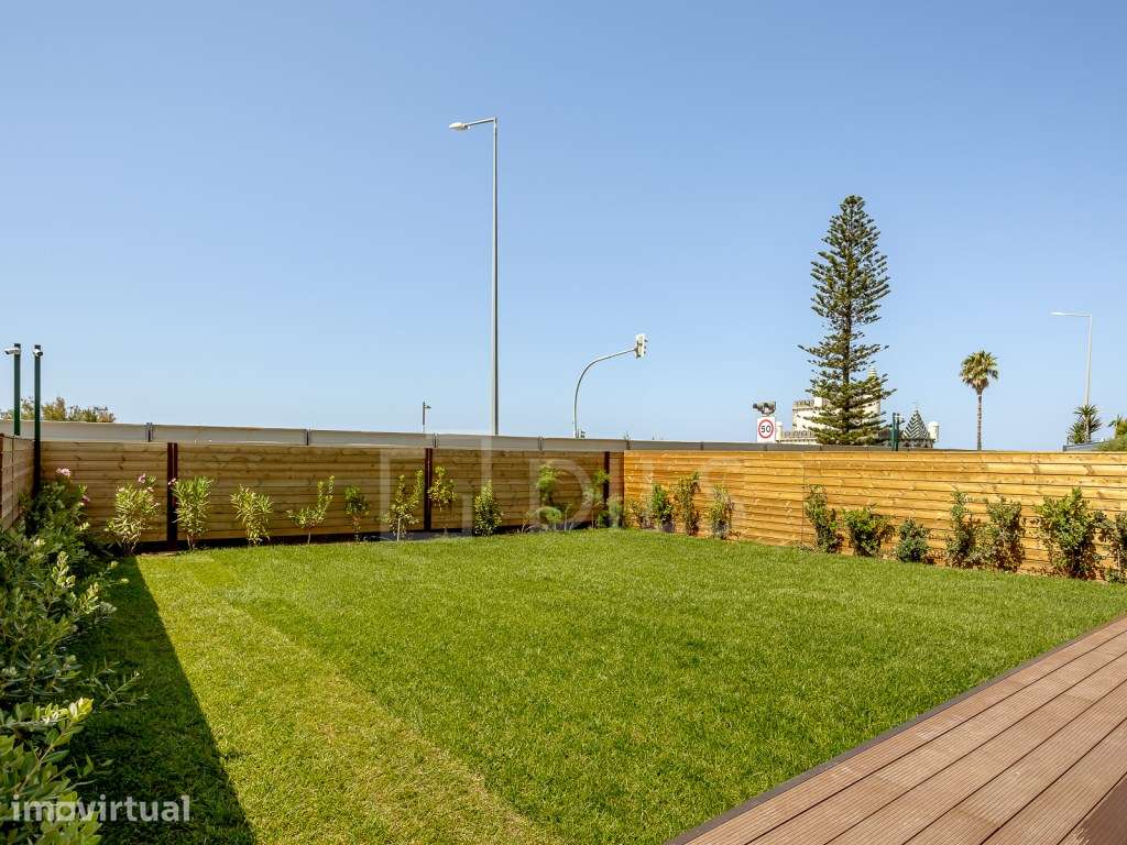 Moradia T3 contemporânea, com vista total frontal de mar e jardim p... - Grande imagem: 4/42