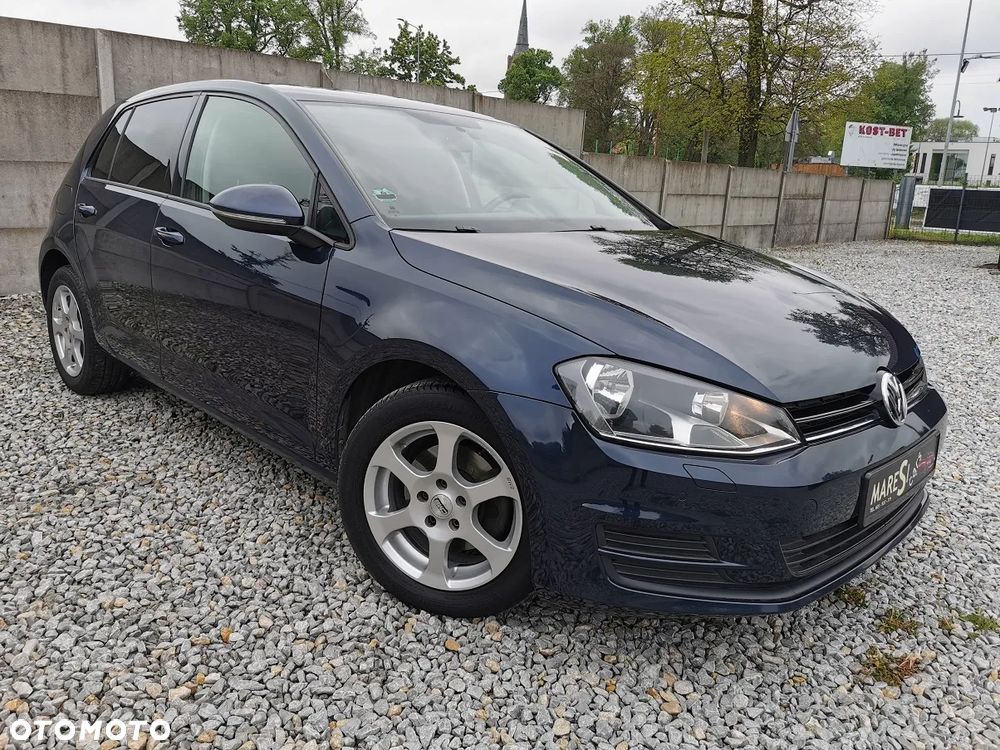 Volkswagen Golf - 1