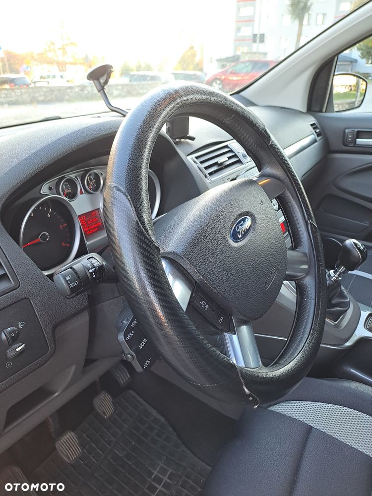 Ford Kuga - 19