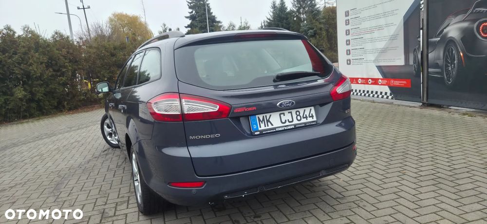 Ford Mondeo 2.0 TDCi Ghia - 11