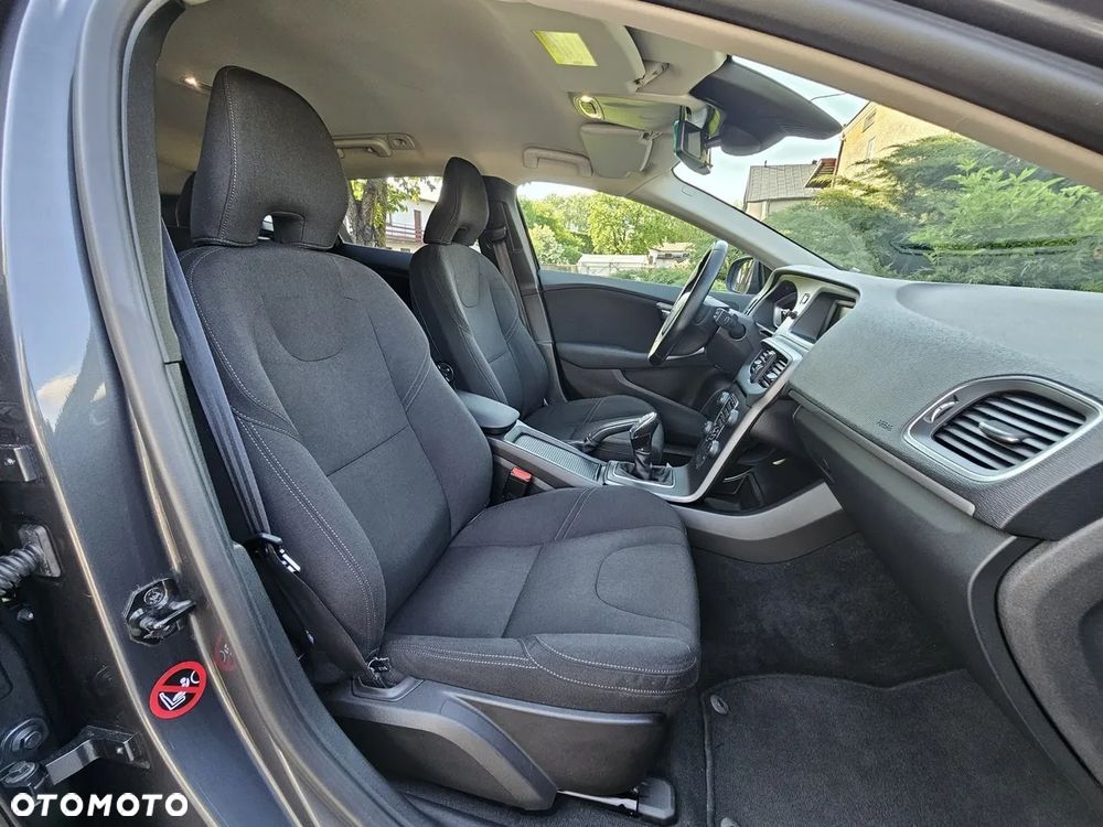 Volvo V40 D2 Momentum - 14