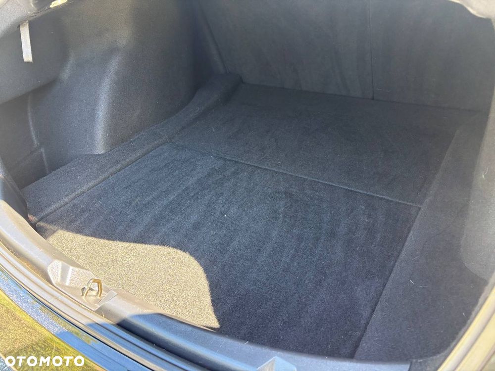 Tesla Model 3 Standard Reichweite Plus Hinterradantrieb - 11