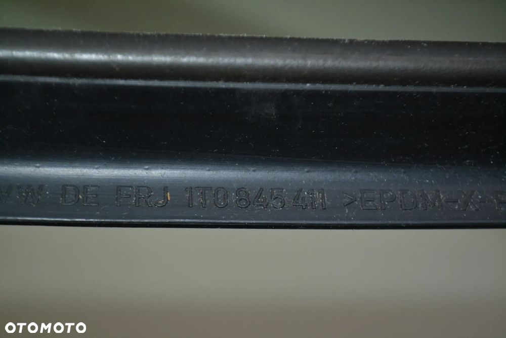 VW TOURAN 03-15 SZYBA BOCZNA KAROSERYJNA TRÓJKĄT LEWA SPLINTEX 2011 1T0845411 - 4