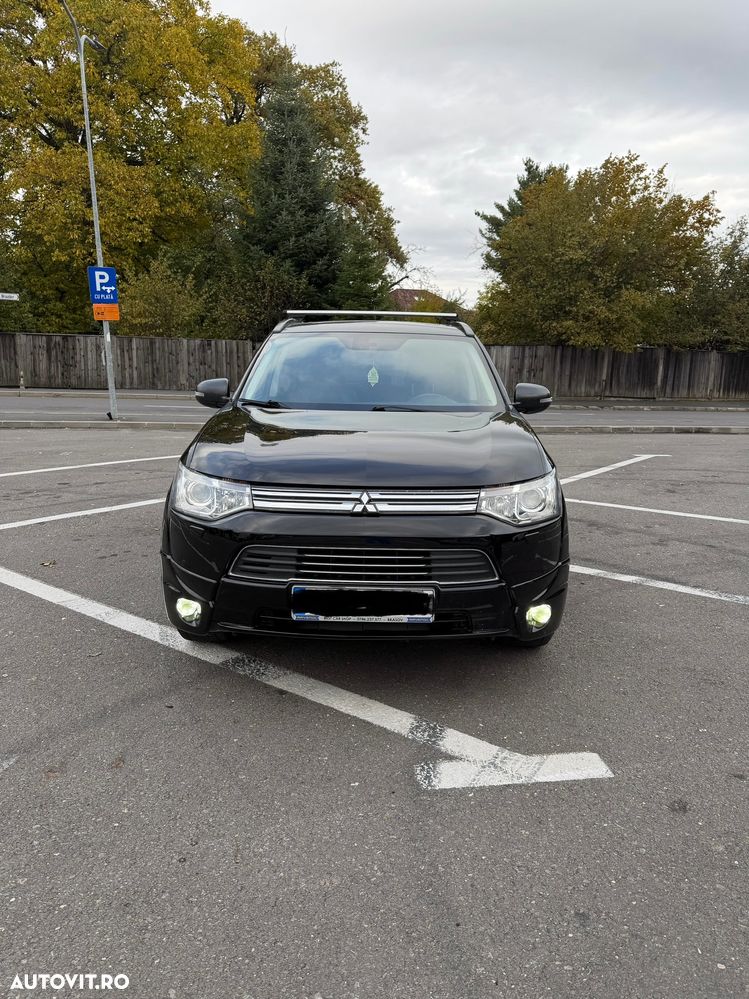 Mitsubishi Outlander - 1