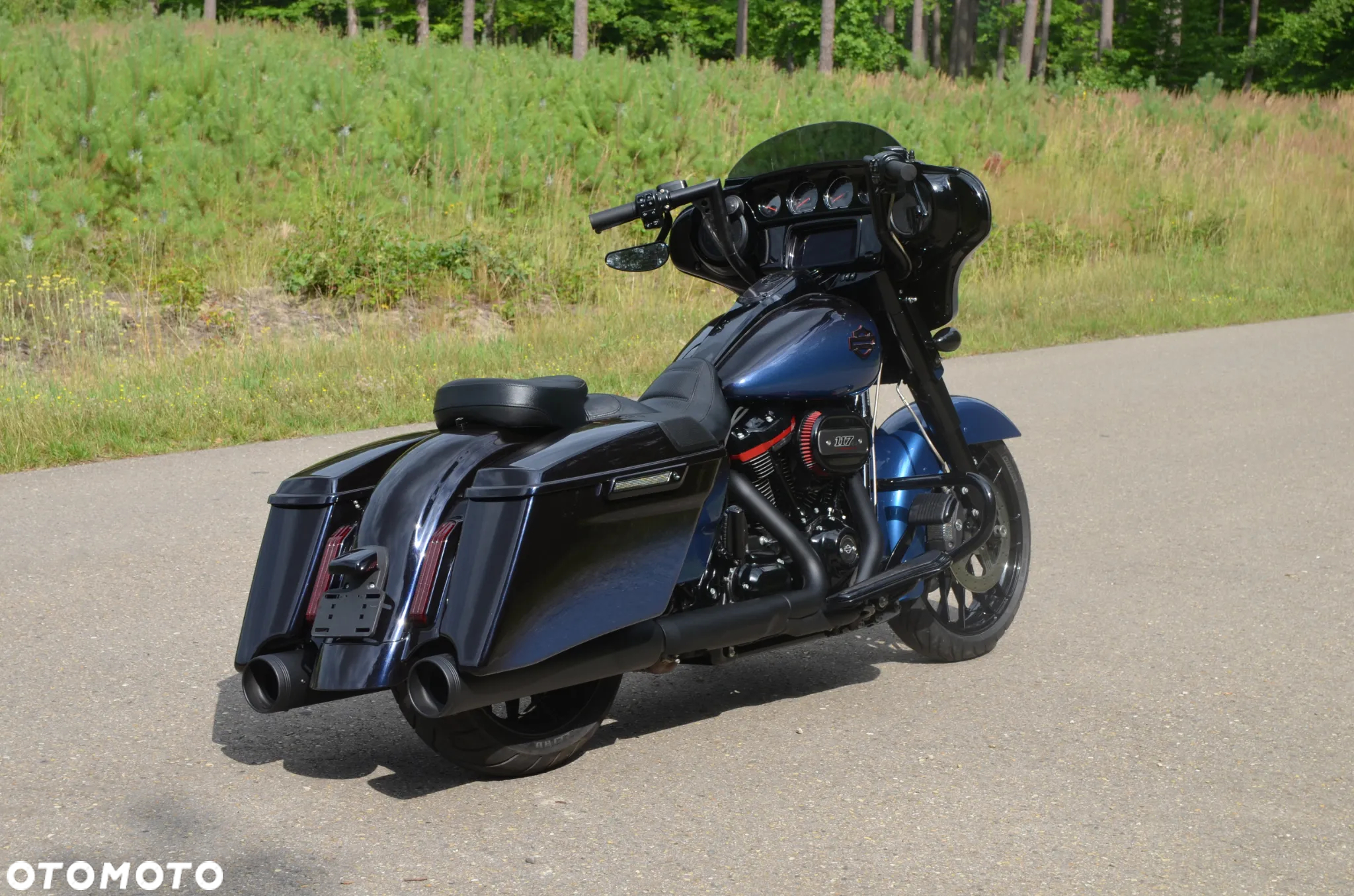 Harley-Davidson CVO Street Glide - 8