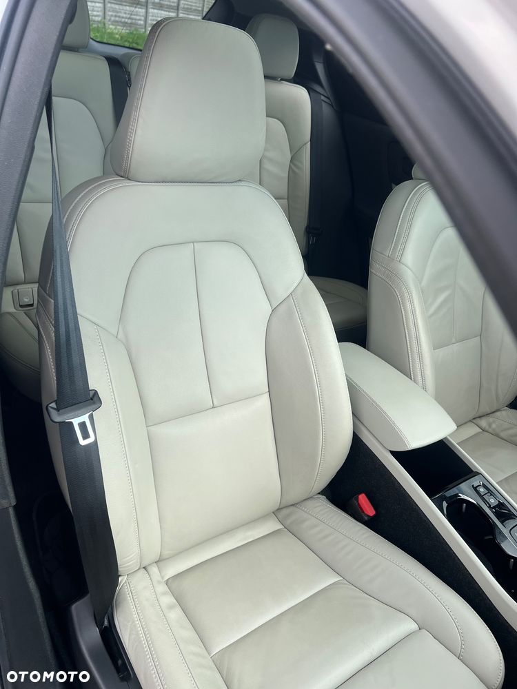 Volvo XC 40 B5 AWD Ultimate Bright - 28
