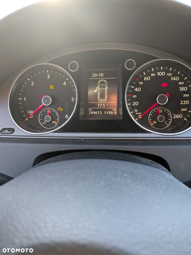 Volkswagen Passat - 13