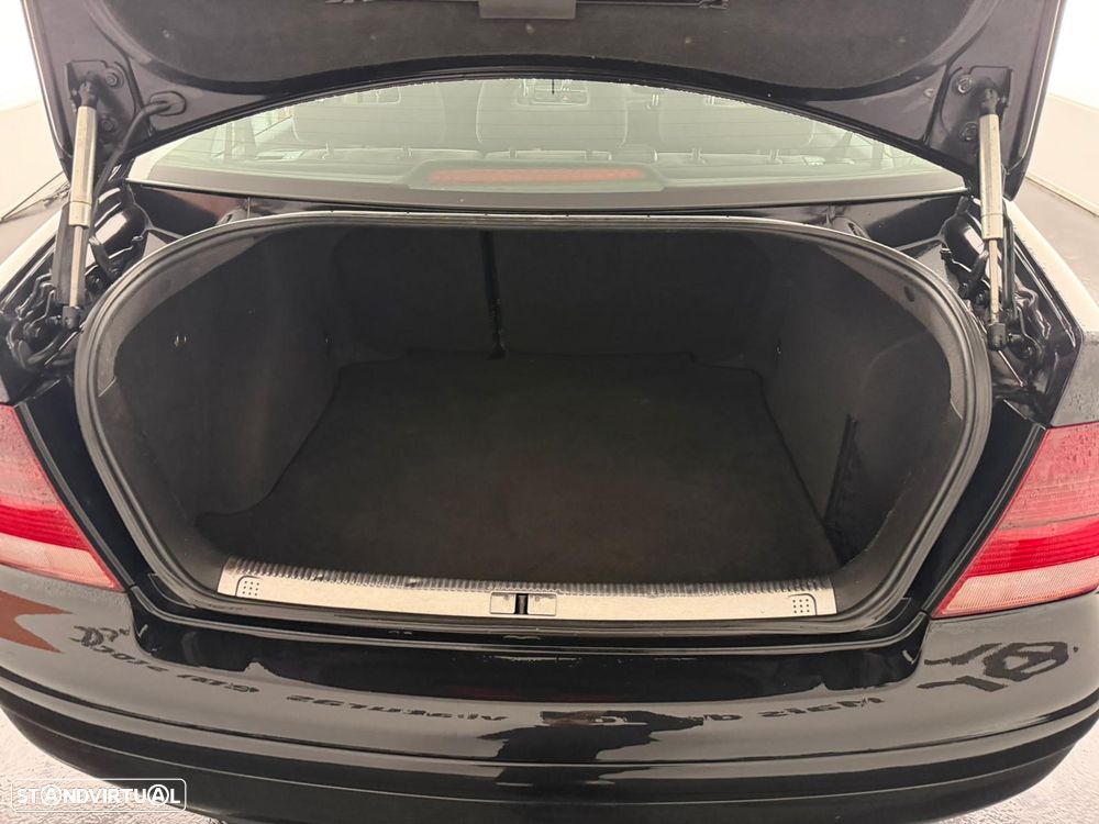 VW Bora 1.9 TDi Confortline - 13