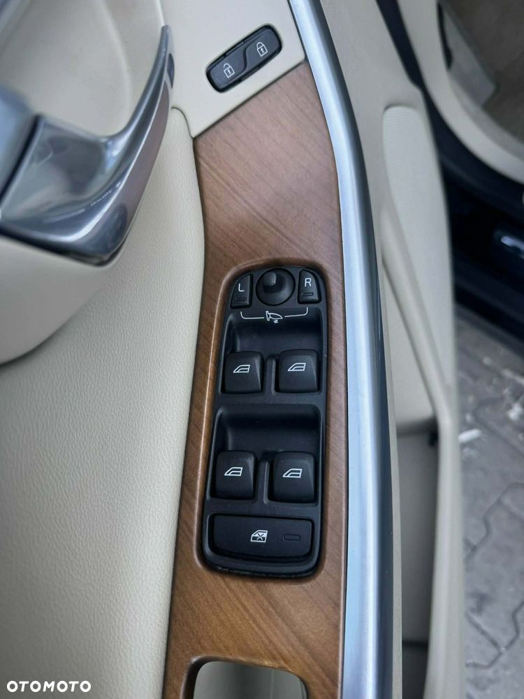Volvo XC 60 D4 Drive-E Momentum - 24