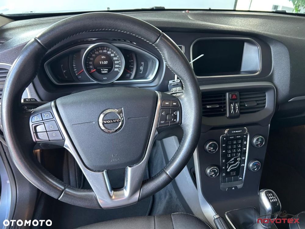 Volvo V40 D2 Drive-E Momentum - 11