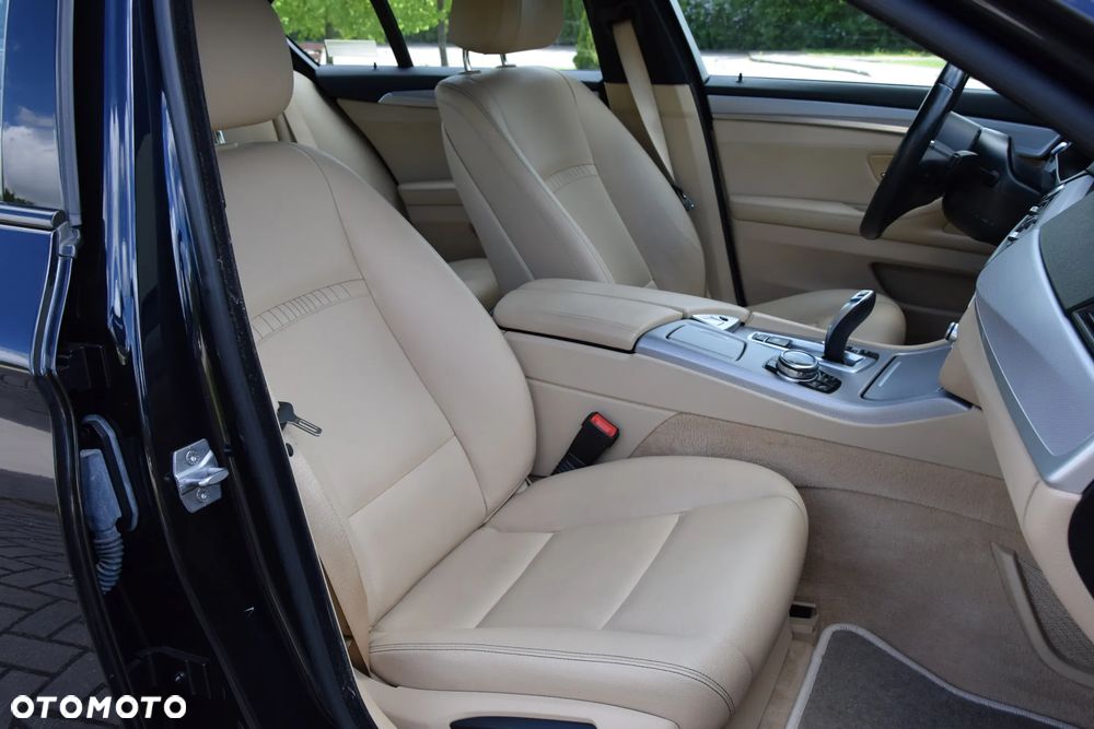 BMW Seria 5 535i Sport-Aut - 20