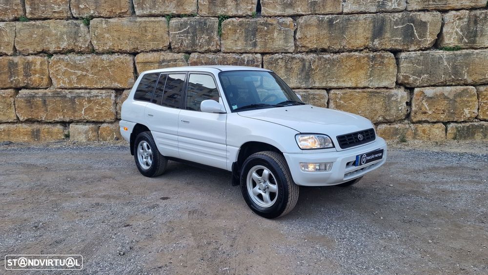 Toyota RAV4 - 4