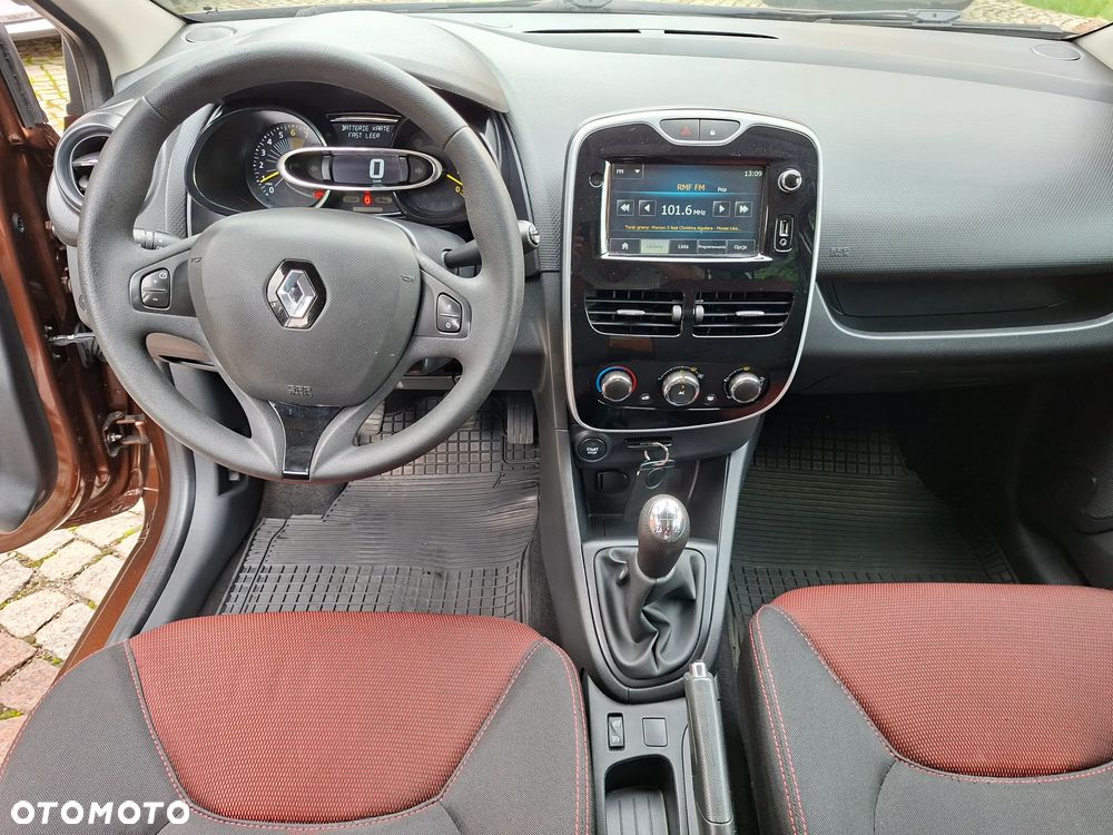 Renault Clio 1.2 16V 75 Life - 21