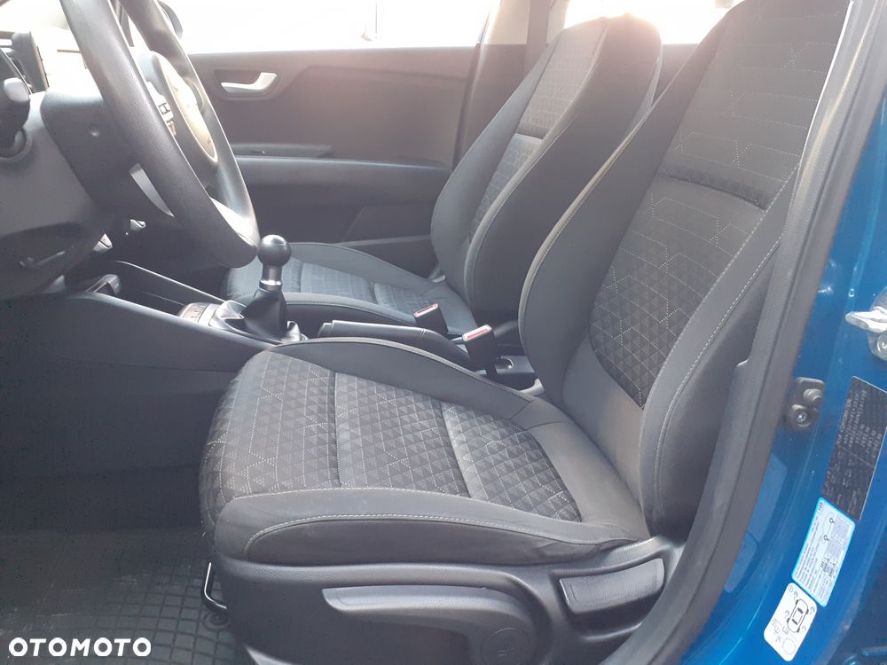 Kia Rio - 12
