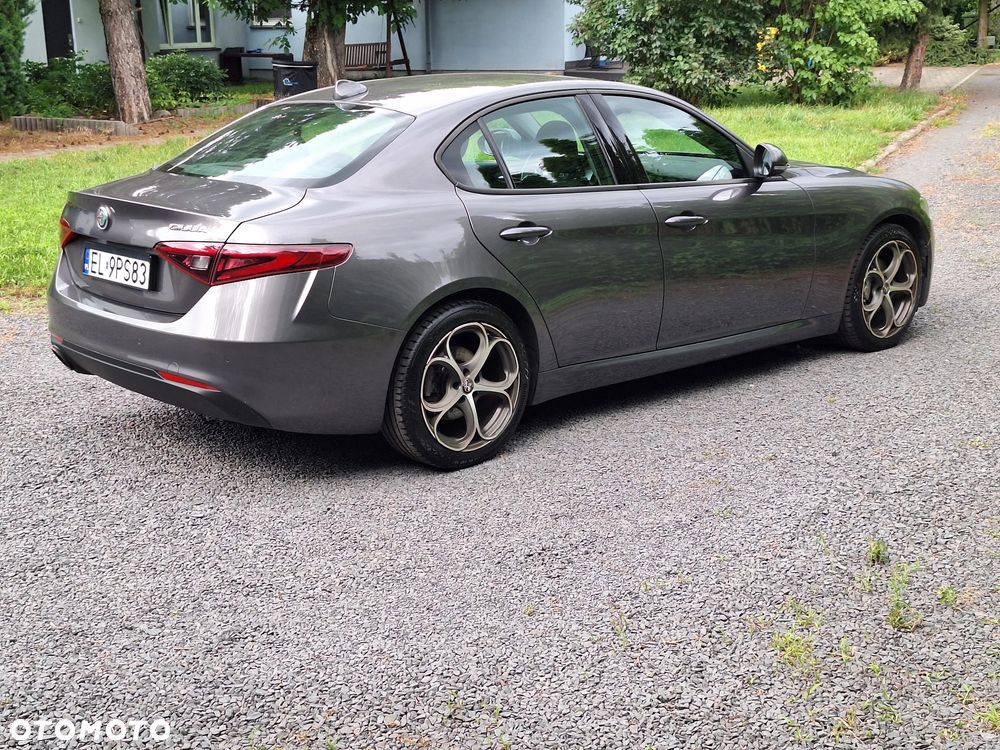 Alfa Romeo Giulia 2.0 Turbo Business - 4