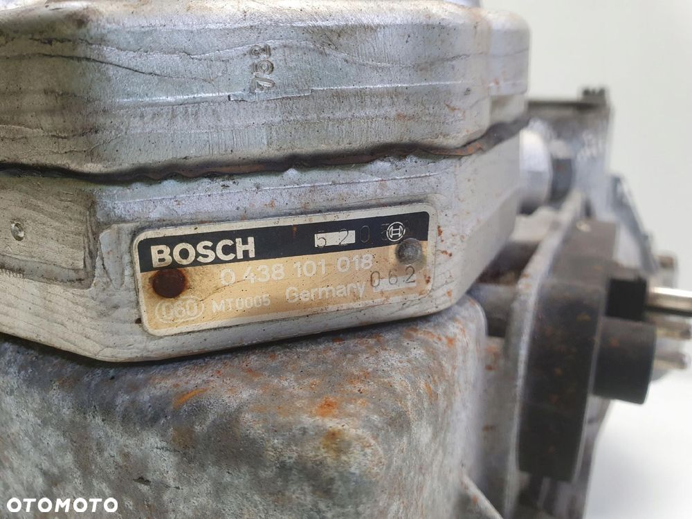 Mercedes W126 C126 5.6 V8 560 SEC ROZRZIELACZ PALIWA 0438101018 0438121037 - 5