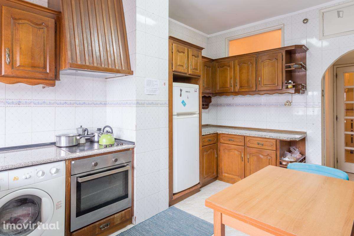 Quarto - localizado em Paranhos Porto - Grande imagem: 5/30