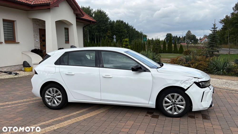 Opel Astra 1.2 T Business Edition S&S - 11