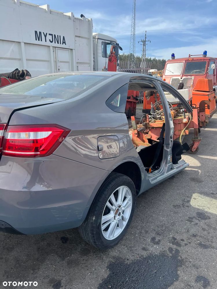 Klapa bagażnika , Kompletny tył !! ŁADA VESTA !! Sedan ! - 4