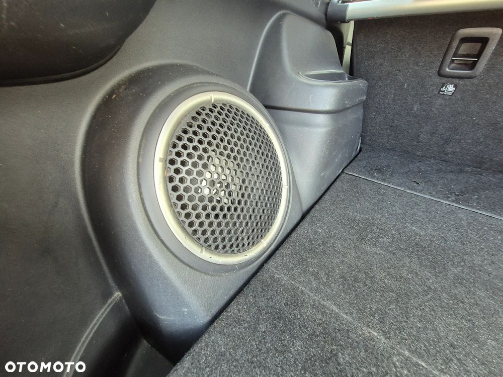 Mitsubishi Outlander - 25