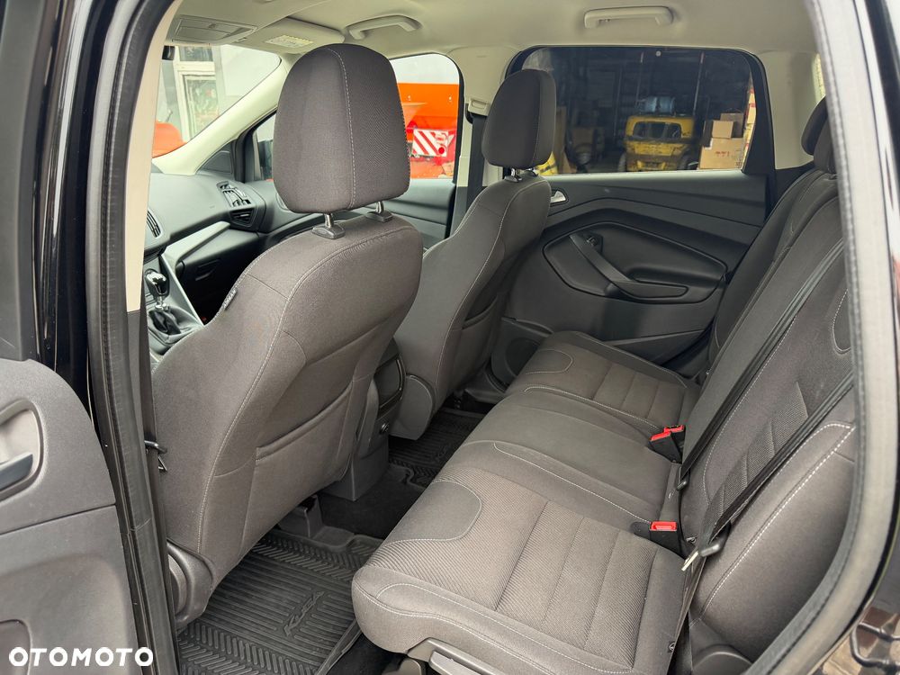 Ford Kuga - 27