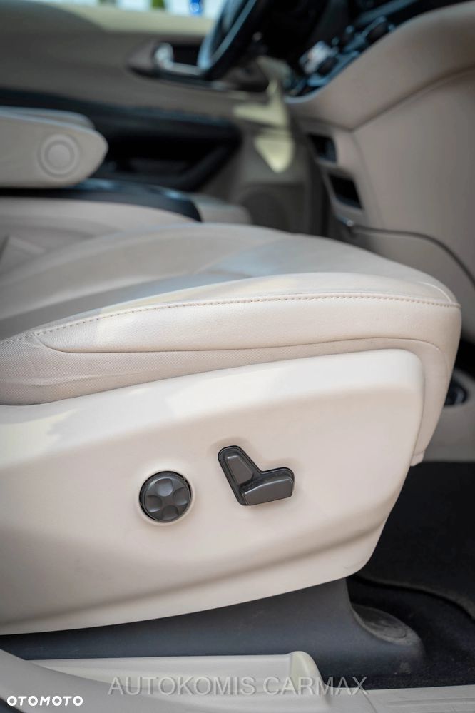 Chrysler Pacifica - 19