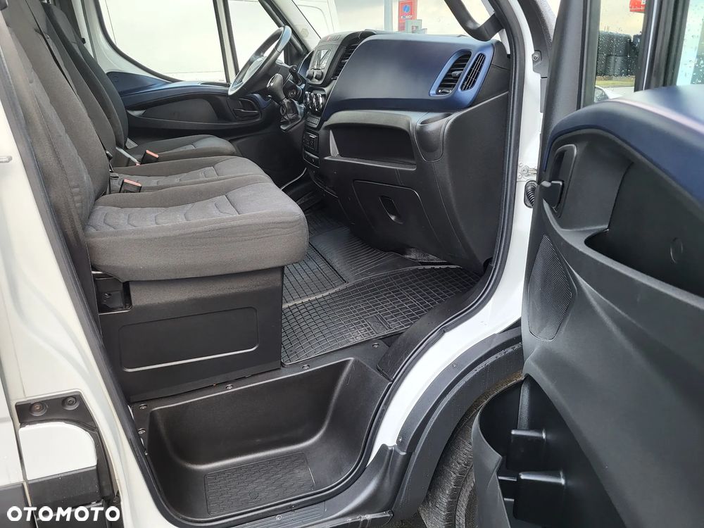 Iveco DAILY 35 S 16 HIMATIC AUTOMAT-L2 H2-HAK 3500 KG-KLIMA-ŁADNY - 26