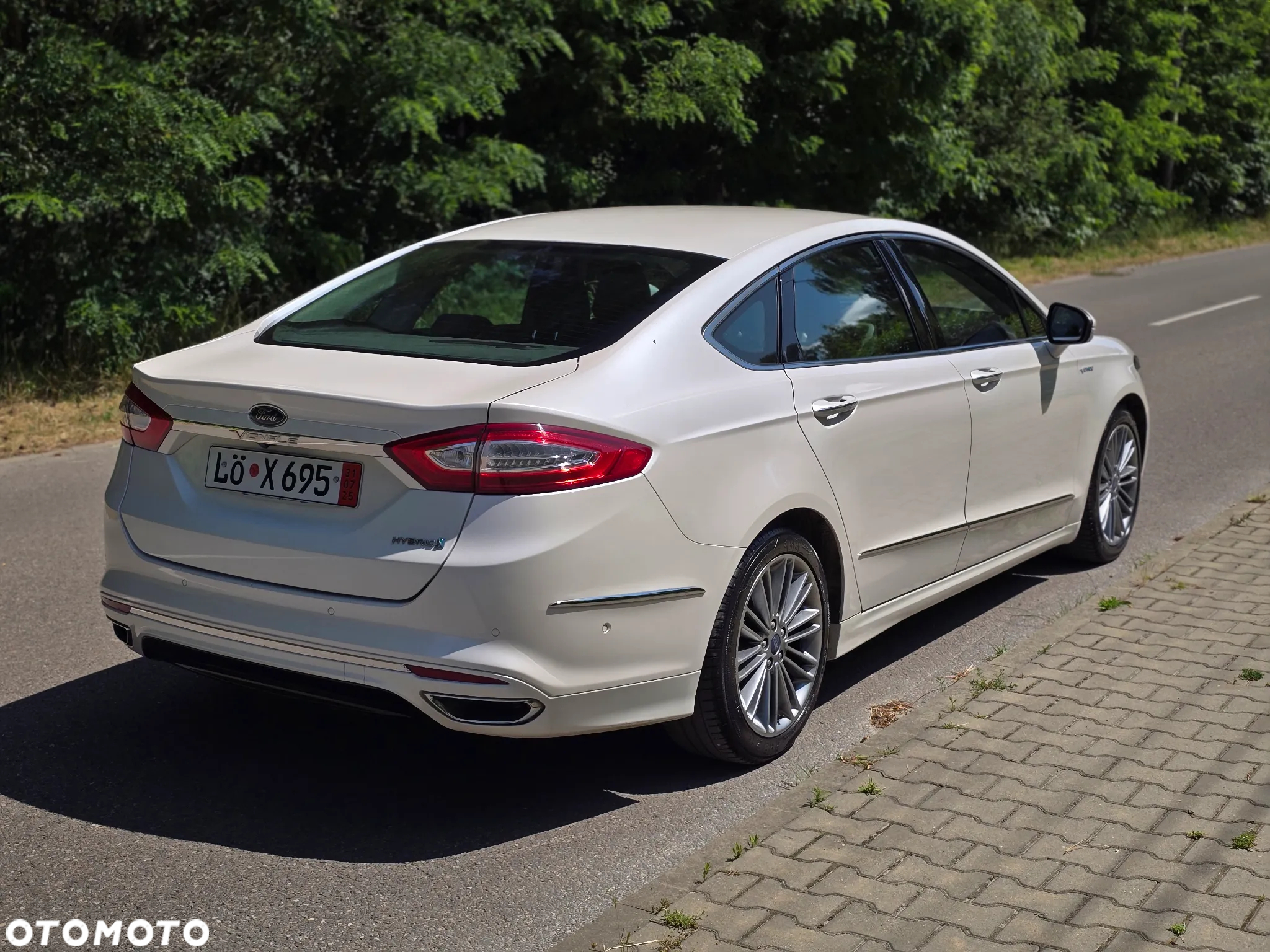Ford Mondeo Vignale 2.0 Hybrid - 14