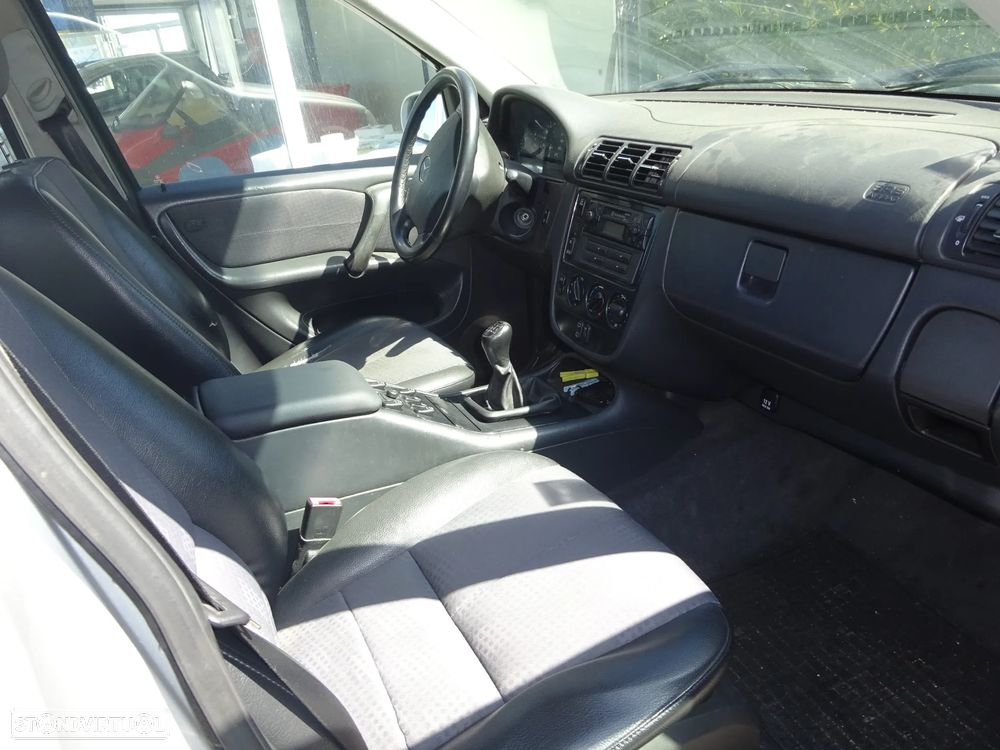 Mercedes-Benz ML 270 CDi - 12