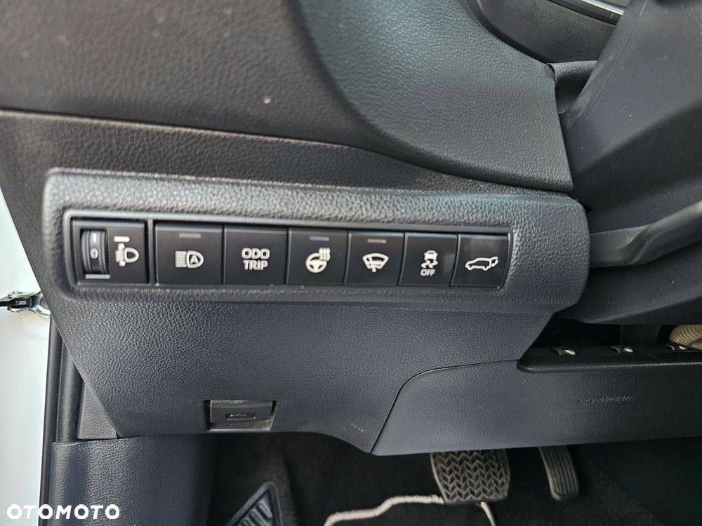 Toyota Corolla 2.0 Hybrid Style - 21