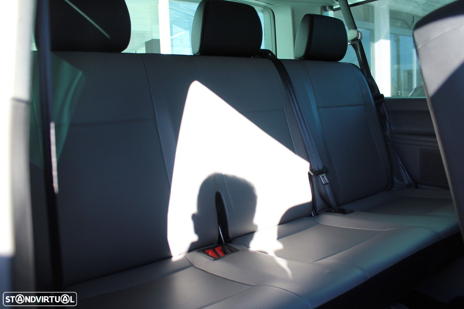 VW Caravelle 2.0 TDI Comfortline DSG - 16