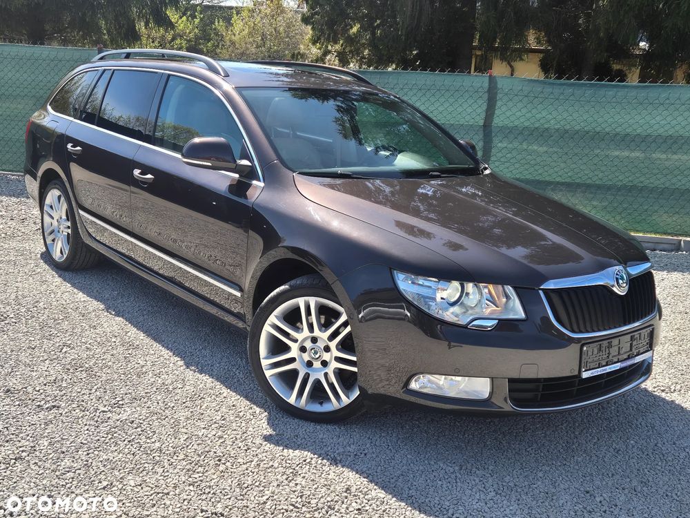 Skoda Superb 2.0 TDI DSG Exclusive - 4