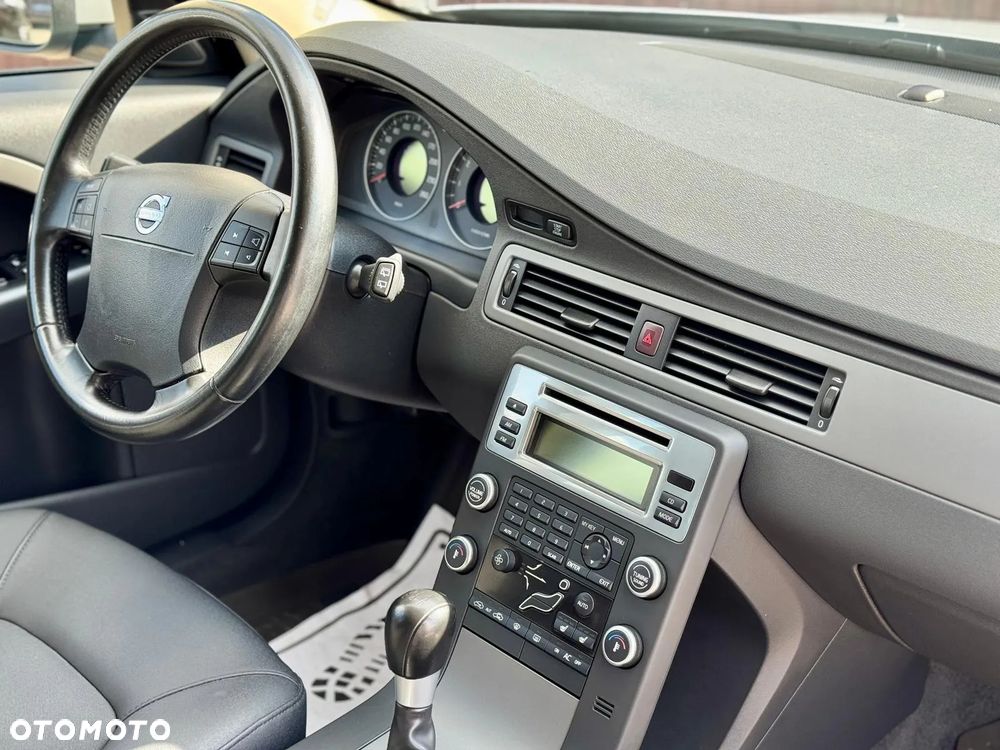 Volvo V70 2.0 Momentum - 33