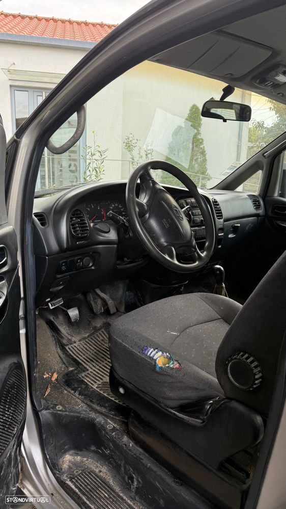 Hyundai H-1 Starex - 5