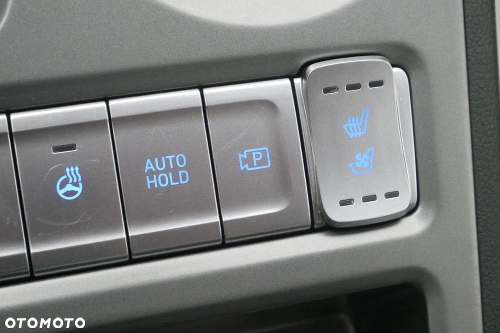 Hyundai Kona 64kWh Executive - 18